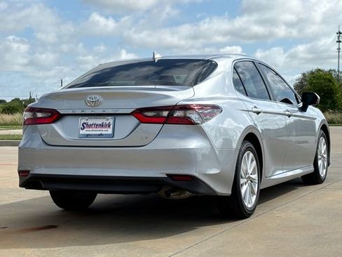 Used 2024 Toyota Camry LE w/ Convenience Package FWD image 8