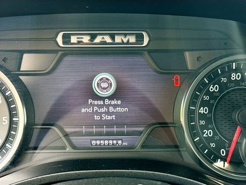 Used 2019 RAM 1500 Big Horn AWD/4WD image 13