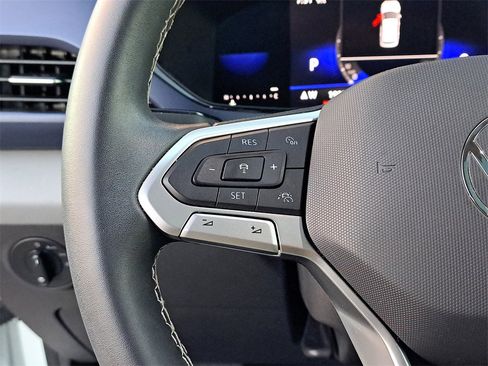 Certified 2022 Volkswagen Taos SE image 19