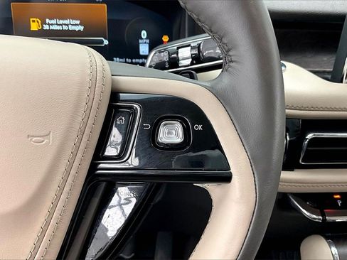 Used 2023 Lincoln Aviator Reserve w/ Equipment Group 201A image 19
