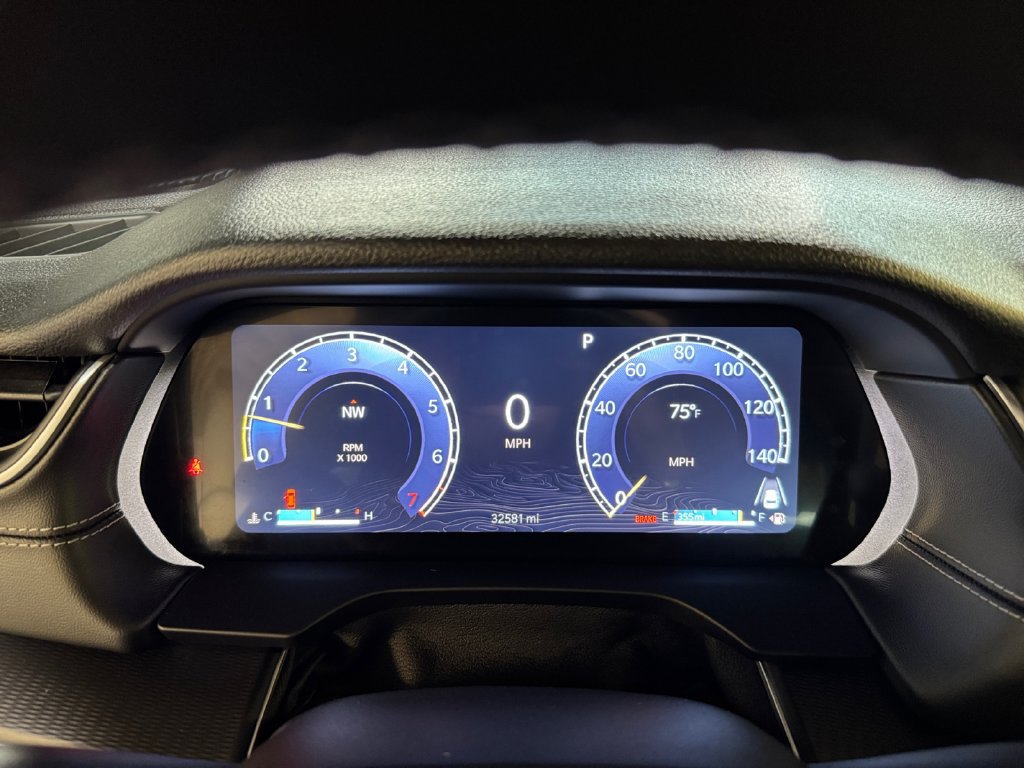 Used 2024 Jeep Grand Cherokee L Altitude AWD/4WD image 16