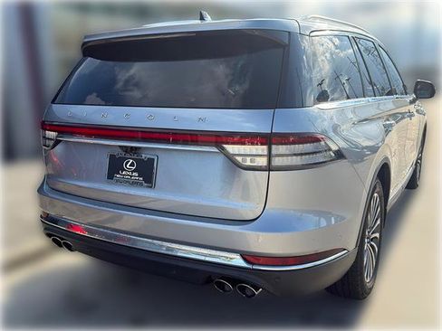 Used 2023 Lincoln Aviator Reserve w/ Equipment Group 201A RWD image 9