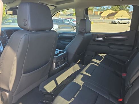 Used 2024 GMC Sierra 1500 SLT w/ SLT Premium Plus Package image 18