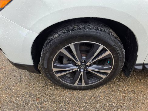 Used 2019 Nissan Pathfinder Platinum AWD/4WD image 3