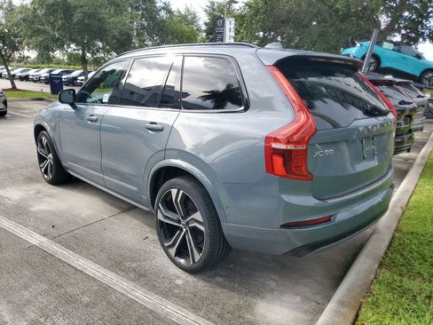 Used 2022 Volvo XC90 T8 R-Design w/ Advanced Package AWD/4WD image 3