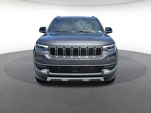 Certified 2024 Jeep Wagoneer L Series III w/ Premium Group I AWD/4WD image 9