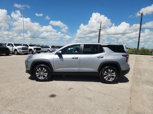 Used 2026 Chevrolet Equinox LT FWD image 4