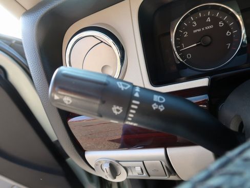 Used 2009 Lincoln MKZ Base image 19