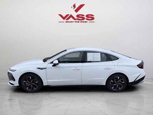 Used 2025 Hyundai Sonata SEL FWD image 2