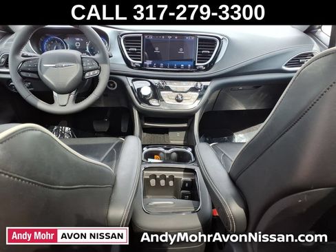 Used 2026 Chrysler Pacifica Limited w/ S Appearance Package FWD image 37