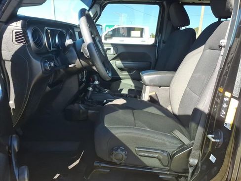 Used 2022 Jeep Wrangler Unlimited Sport image 16