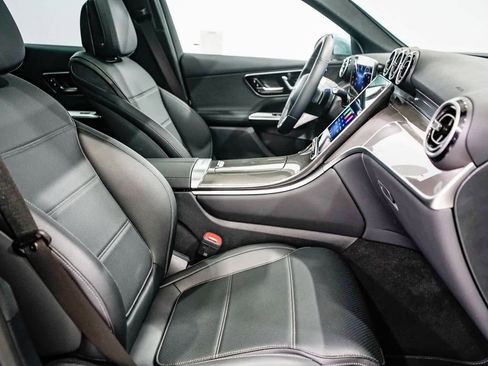 Used 2026 Mercedes-Benz GLC 300 image 16