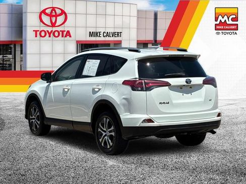 Used 2016 Toyota RAV4 LE FWD image 3