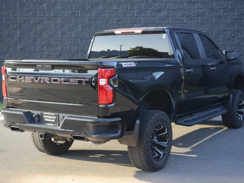 Used 2021 Chevrolet Silverado 1500 Custom Trail Boss w/ Midnight Edition AWD/4WD image 7