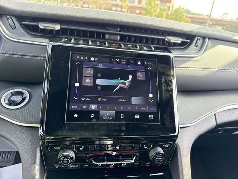 New 2025 Jeep Grand Cherokee L Laredo w/ Luxury Tech Group I image 20