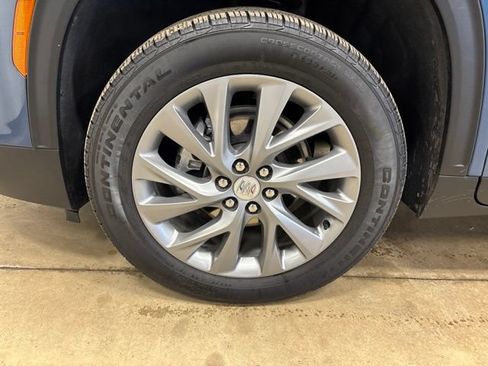 Used 2025 Buick Enclave Preferred FWD image 11