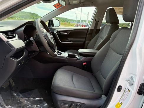 Certified 2025 Toyota RAV4 XLE AWD/4WD image 12