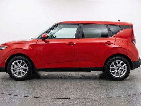Used 2025 Kia Soul LX w/ LX Technology Package image 5
