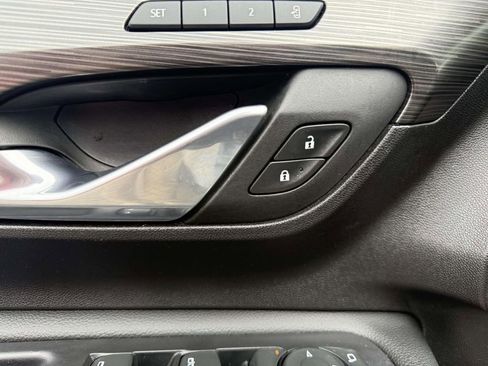 Used 2024 GMC Terrain SLT image 14