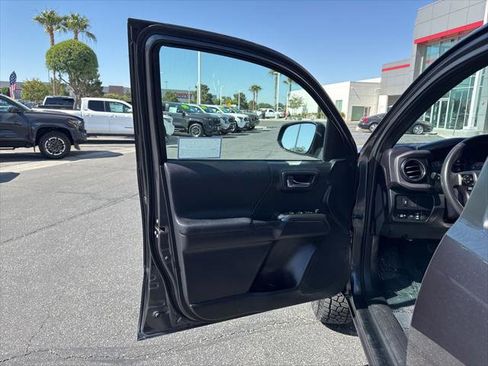 Certified 2023 Toyota Tacoma TRD Off-Road w/ Black Out Package (TMS) AWD/4WD image 12
