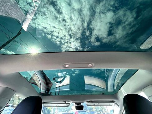 Used 2020 Tesla Model 3 Standard Range Plus image 16