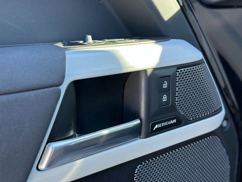 Used 2023 Land Rover Defender 90 S image 16