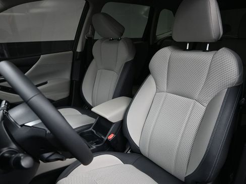 Used 2024 Subaru Forester Premium image 9