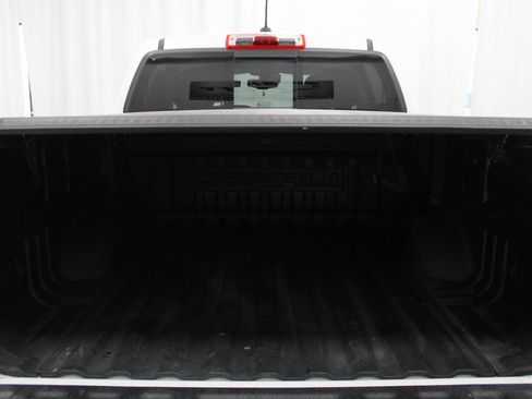 Used 2021 GMC Canyon Denali image 22