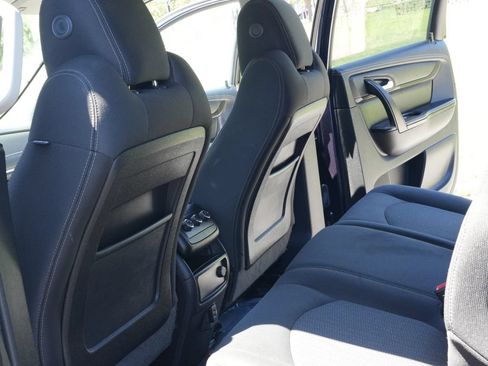 Used 2017 Chevrolet Traverse LT w/ Style and Technology Package FWD image 7