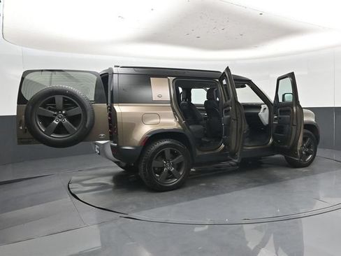 Used 2020 Land Rover Defender 110 SE AWD/4WD image 57