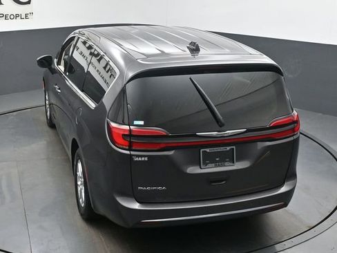 Used 2023 Chrysler Pacifica Touring-L FWD image 57