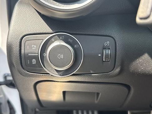 Used 2022 Alfa Romeo Giulia Ti AWD/4WD image 38