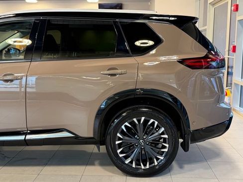 Used 2024 Nissan Rogue Platinum w/ Platinum Premium Package AWD/4WD image 9