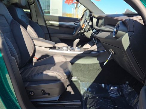 New 2025 Alfa Romeo Stelvio Sprint image 6