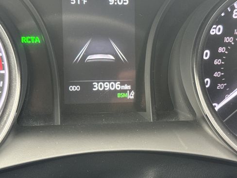 Used 2023 Toyota Camry SE image 20