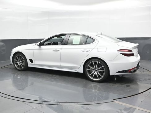 Used 2024 Genesis G70 2.5T image 9