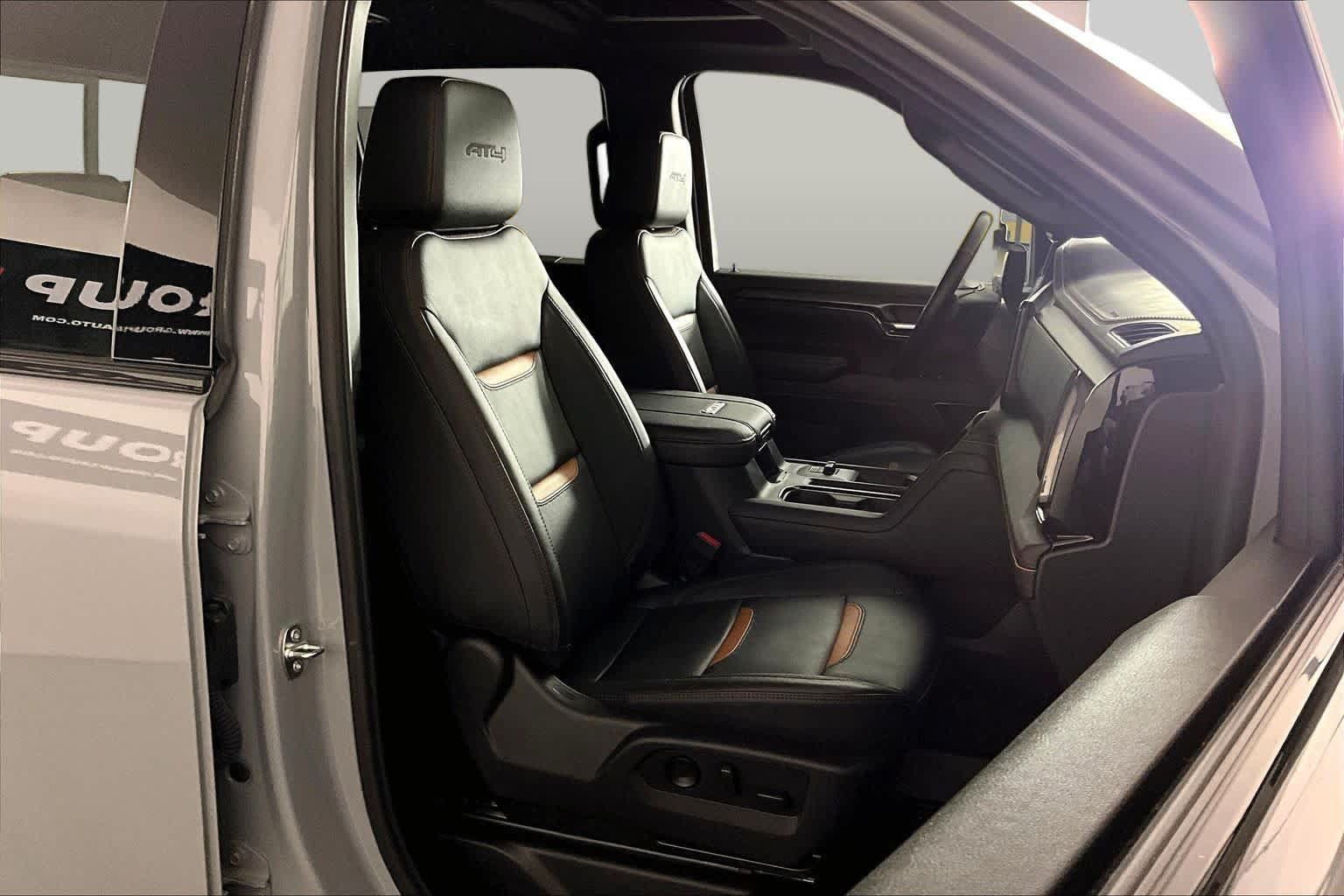 Used 2024 GMC Sierra 2500 AT4 w/ AT4 Premium Plus Package AWD/4WD image 9