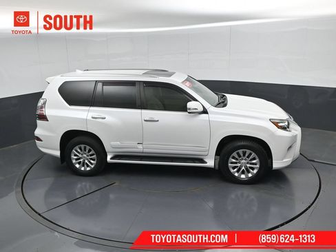 Used 2017 Lexus GX 460 AWD/4WD image 53
