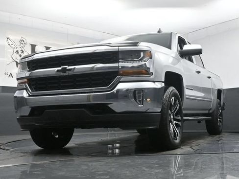 Used 2017 Chevrolet Silverado 1500 LT w/ All Star Edition AWD/4WD image 4