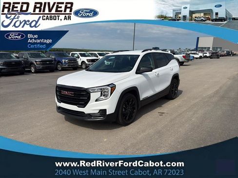 Used 2024 GMC Terrain SLE w/ Driver Convenience Package FWD image 1