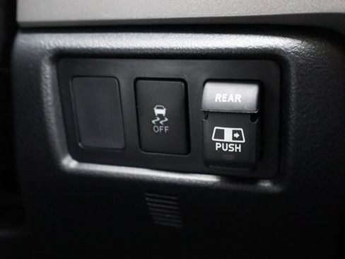 Used 2013 Toyota Tundra 4x4 Double Cab image 29