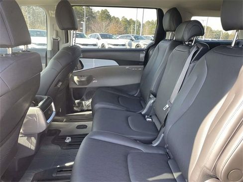 New 2026 Kia Carnival LXS image 24