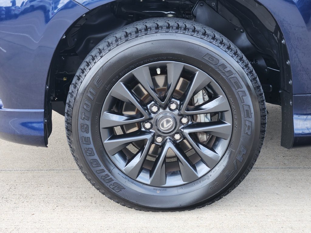 Used 2022 Lexus GX 460 Premium w/ Premium Package AWD/4WD image 10
