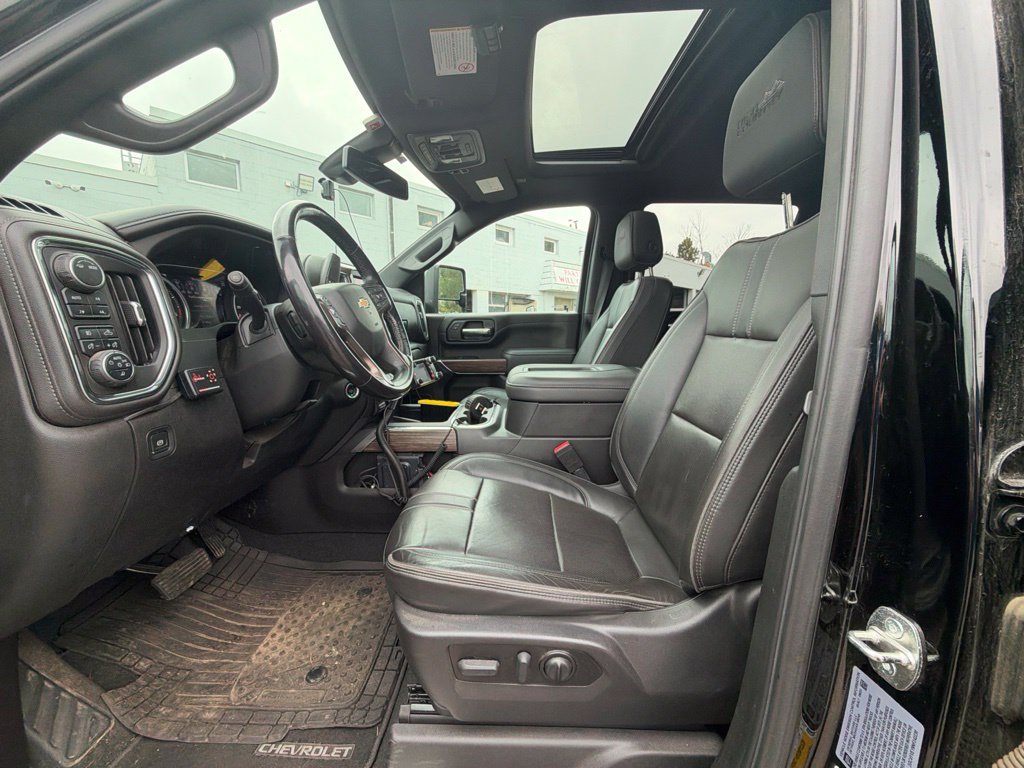 Used 2022 Chevrolet Silverado 3500 High Country w/ Safety Package II AWD/4WD image 26