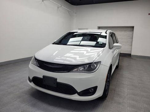 Used 2018 Chrysler Pacifica Touring Plus w/ S Appearance Package image 15