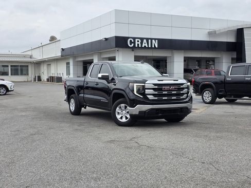 Used 2024 GMC Sierra 1500 SLE image 1