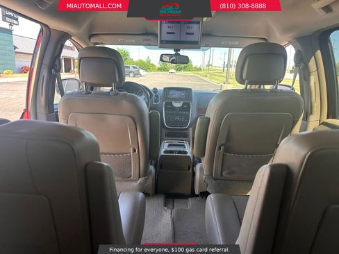 Used 2012 Chrysler Town & Country Touring-L w/ Premium Group FWD image 21