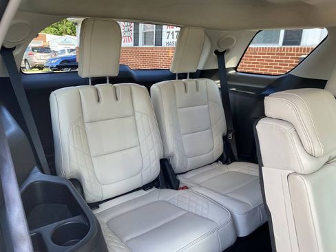 Used 2017 Ford Explorer Platinum AWD/4WD image 23
