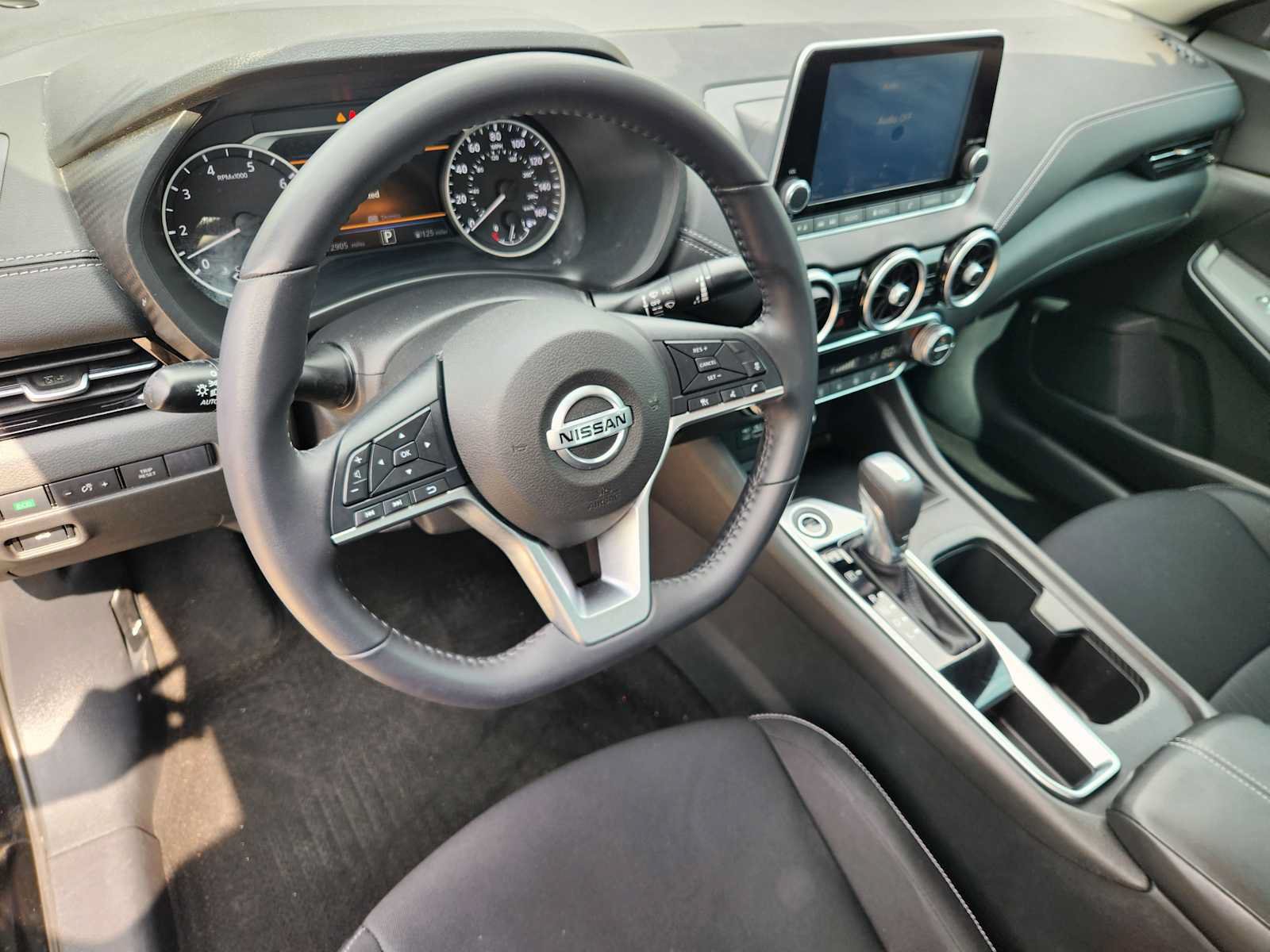 Used 2020 Nissan Sentra SV FWD image 2