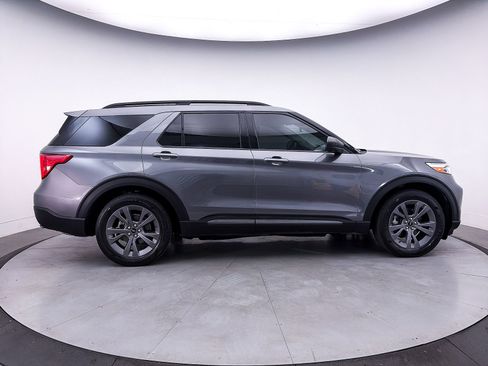 Used 2021 Ford Explorer XLT w/ Equipment Group 202A RWD image 35